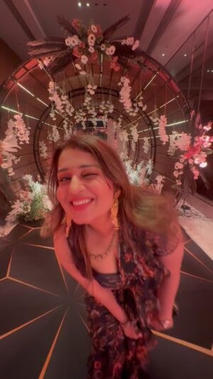 Nikita Thukral Instagram - Love the vibes wedding season. Thank u @nikhitatandon for this beautiful outfit. Love it. #tamilactress #gratitude #actresslifestyle #southindianactresses #sandalwoodactress #jasmyrraofficial