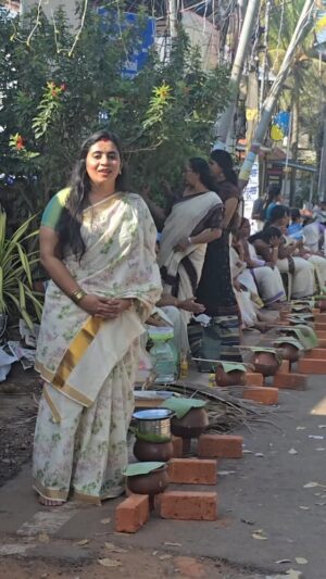 Nila Nambia Instagram - Attukal Ponkala

#attukalpongala #nilanambiar #attukalamma #ponkalaspecial❤️😍❤️ #attukaltemple