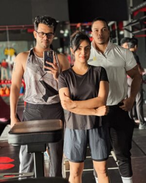 Nimmy Arun Gopan Instagram - Sweat, support, and strength—building muscles and memories! 💯🔥

@arungopanlive @manu_smith_joseph
