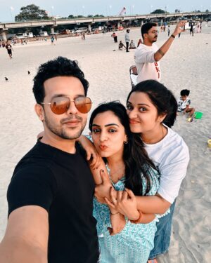 Nimmy Arun Gopan Instagram - Beach girl forever! ♾️ 🌅

A calm and fulfilling weekend well spent ✨

@arungopanlive @babyaaryan_ @nivi_tha.kalyani ❤️