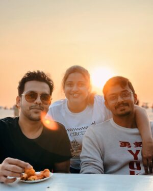 Nimmy Arun Gopan Instagram - Beach girl forever! ♾️ 🌅

A calm and fulfilling weekend well spent ✨

@arungopanlive @babyaaryan_ @nivi_tha.kalyani ❤️