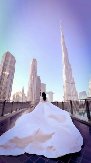 Nimra Khan Instagram - 🤍 day dreaming 

#dubai #daydreamer #flyingdress #fantasy #manifestation #feelitreelit