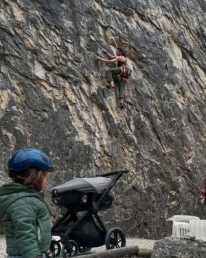 Nina Caprez Instagram - So this was our first happy family Sunday at the cliff. What a gift!
Grand mother @caprezannemarie joined to make this happening, so everyone from age 2 until 70 climbed together !

Beginning of Mai, we will welcome Alex, our new “boy au paire” to share more days at the cliff with us.
It’s really fun to touch rocks again but those days are mostly about socializing and snacking. Our favourite food at the cliff is clearly @gebana.official dried mangos.
Check out my story to order a big pack of you’re also into healthy snacking.

#loveclimbing