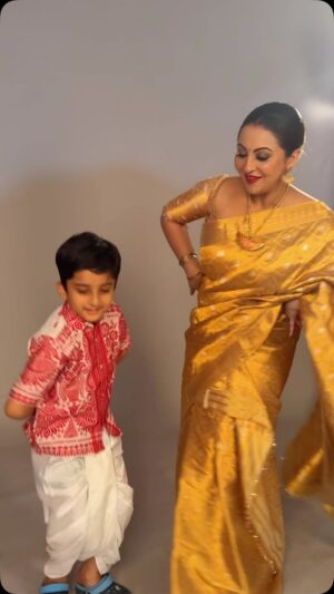 Nishita Goswami Instagram - Moma and son together one more time .. Dancing to our favourite song. 

Thanks to dear @momis_wardrobe for such beautiful set of Mekhela Sador 

@jonaliboruahmakeupartist you are always there for me❤️

Thanks @kamaldeyphotography for doing this for me.

#guwahati #nishitagoswami #instareel