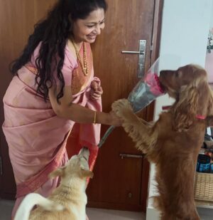 Nishvika Naidu Instagram - Pov : your mumma takes your photos ♥️🫀
 Also the last photo melts my heart ❣️

Thank you mummy @m_anitha_naidu