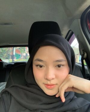 Nissa Sabyan Instagram - Tenang ini hanya hari senin, sebentar lagi hari sabtu kok🦥

semangat beraktivitas gessss🥰🦾