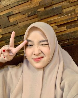 Nissa Sabyan Instagram - Gimana udah trending berapa gesss?