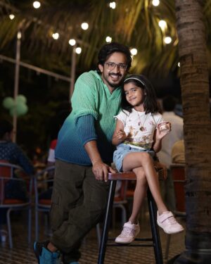 Nitya saxena Instagram - My Princess, My Goddess…My Life ❤️

Love u sooo much my baby love 🥰🥰

@viyaofficial @nitya.saxena1186 @portraitsbyprudhviraj @belpostothecafe