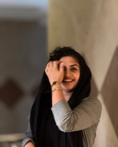 Actress Noorin Shereef HD Photos and Wallpapers March 2025
