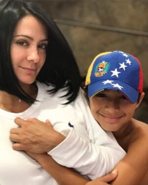 Norkys Batista Instagram - Recordar es vivir, TE AMO HIJO, eres mi mayor tesoro, ORGULLOSA DE MIIII como madre, por cómo te he cuidado y criado, y por tus valores.

Orgullosa de tiii cada día mi @sebastianluttinger ❤️ ERES VALIOSO Y EXITOSO🙏🏼❤️ TE AMO❤️

ERES UN SER HUMANO NOBLE E INCREÍBLE😍
ERES FUERTE, SEGURO, Y LO MÁS IMPORTANTE👉🏼LLENO DE AMOR❤️ 

#NorkysBatista