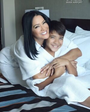 Norkys Batista Instagram - Recordar es vivir, TE AMO HIJO, eres mi mayor tesoro, ORGULLOSA DE MIIII como madre, por cómo te he cuidado y criado, y por tus valores.

Orgullosa de tiii cada día mi @sebastianluttinger ❤️ ERES VALIOSO Y EXITOSO🙏🏼❤️ TE AMO❤️

ERES UN SER HUMANO NOBLE E INCREÍBLE😍
ERES FUERTE, SEGURO, Y LO MÁS IMPORTANTE👉🏼LLENO DE AMOR❤️ 

#NorkysBatista