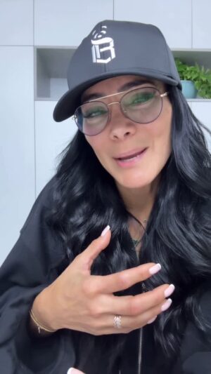 Norkys Batista Instagram - QUE TRISTEZA…😭

Sin duda Si vives con ansiedad constante y no sabes de dónde viene, es posible que tenga raíces en la infancia. BUSCA AYUDA, Y CUIDA TU SALUD MENTAL🙏🏼

PADRES entiendan que Los niños no tienen la culpa de tus errores, y tampoco merecen llevar con tus cargas y responsabilidades, Fue tu decisión traerlos a este mundo, ASÚMELA, y LLÉNALOS DE AMOR…!🙏🏼

Si a nosotros los adultos nos cuesta manejar nuestras emociones imagínate un niñ@😭😫 que tristeza, SOLO MERECEN AMOR Y PROTECCIÓN POR DIOS🙏🏼

Tu ansiedad no define quién eres. Es una respuesta aprendida que puedes desaprender con paciencia y amor propio. Recuerda: sanar no es olvidar el pasado, sino aprender a vivir el presente con más calma.

Comenta la Palabra AYUDA y te enviamos toda la información para que los profesionales de @opcionyo puedan guiarte 🙏🏼

#NorkysBatista