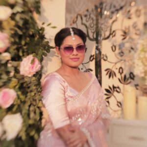 Nusrat Imroz Tisha Instagram - Wedding season going on.
Pc: @tahsin_rahman 

#tisha #nusratimrosetisha #imrose #weddingseason