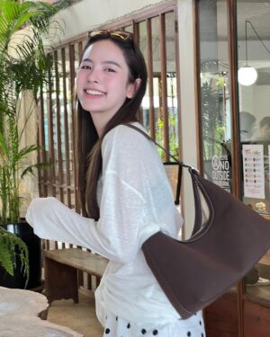Nuttanicha Dungwattanawanich Instagram - Take time out 🍵 

@labella_bkk #GigibyLabella