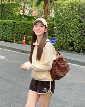 Nuttanicha Dungwattanawanich Instagram - Merge 🤎

@merge.official_ 
#ADayBagMedium #TheEndlessVoyager