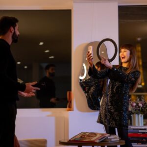 Olga Kurylenko Instagram - Qui n’a encore pas vu la nouvelle série Netflix Super Mâles?  Voici quelques images pour vous donner l’envie 😋 @netflixfr @guillaume__labbe @manupayet @vinz_heneine @antoine_gouy @arianemourier @melanie_bernierofficiel @noemiesagliodru @rosembergolivier @frankiewallach hair&makeup @annecaramagnol @nathaliechampigny #supermales #netflix #comedie