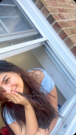 Orchita Sporshia Instagram - 👋 It's a good weather day today.