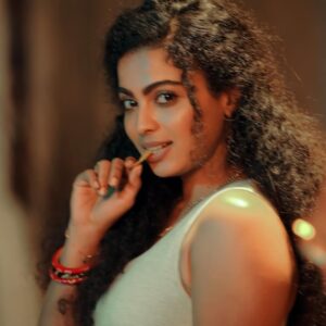 Padeni Kumar Instagram - “Paaru”❤️
Did you guys watch “Vera Maari trip” ? If not then hurry and watch paaru✨ @ahatamil
SKIRT courtesy: @swaras_designs @ramyasekar_stylist