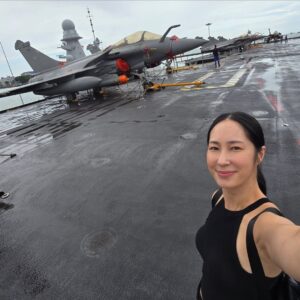Paige Chua Instagram - It's a great honour to have the opportunity to visit the grand Charles De Gaulle, the flagship of the French Navy. 

We were impressed by the capabilities of the majestic aircraft carrier.  Can you imagine? Over 2000 men and women work on this giant out at sea!
Thank you for the warm welcome, and answering the relentless questions on anything and everything 😁
Wishing you all a safe trip home. 

Fair seas and following winds🫡

Merci @franceinsg 

Lastly, Thank you @tateanzur for this exclusive invite.