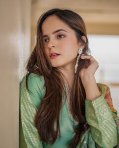 Actress Palak Sindhwani HD Photos and Wallpapers March 2025
