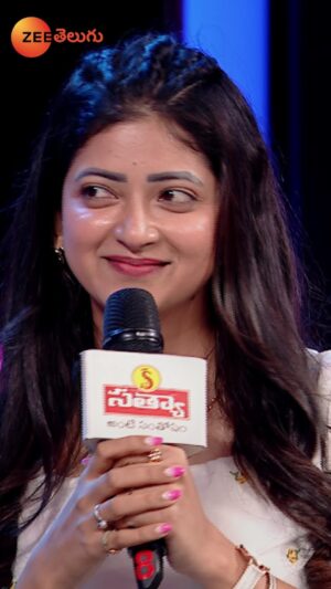Pallavi Gowda Instagram - Our @pallavi_gowda_official 's multiverse moment now as #Bhagyam! Perfect ga set ayyindi kada? 🤩✨

Watch #SuperSerialChampionship every Sunday at 9 PM, only on #ZeeTelugu

#ZeeOnTheGoReels #SuperSerialChampionshipSeason4
#SundayAnteSuperSerialChampionship #NinduNoorellaSavaasam #SankranthiKiVasthunnamOnZeeTelugu

@anchorravi_offl @ashu_uuu @anilravipudi
