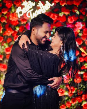 Pallavi Mukherjee Instagram - Congratulations 💍🥂 @letsbeconfused @reel_ananya 
Finally the day has come
Overwhelmed with emotions
Welcome to the gang @reel_ananya 
Ab hum duniya ghumenge 3 ticket nehi 4 ticket mei :)
The journey we've dreamt of is now here. No more just talking about it it's real, and it's happening. We're not just a trio anymore, we're four, and together we're unstoppable.
The world is out there, waiting for us to explore, to laugh, to fall, and rise again. There's no limit to where we can go, no end to the adventures we'll have.
Let's make memories that last a lifetime. Here's to us, to the endless fun, and to the countless moments we're about to create
together. ♥️ @letsbeconfused @withlovesayak 

Makeup&hair @makeupartistaaryaa_64 
Outfit by @adeline_dibyendu 
Jewels @komal_hairandmakeup