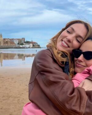 Paloma Bloyd Instagram - Casa 🌳💗🌊🫂