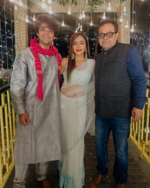 Pariva Pranati Instagram - Bhaiyon ki shaadi… twin wedding… second look… family functions are the best ❤️

Thankyou for the look @foramthakur ❤️❤️

#family #function #shaadi #wedding #indianwedding #saree #desi #fun #celebration #joy #blessed #love #together #happy #madness #music #dressup #makeup 

@tarusinha @kirti.prasad @my.yoga.mat

Previous post deleted by mistake 🤦‍♀️