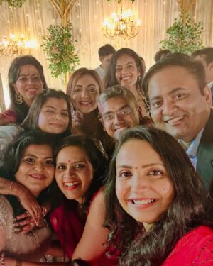 Pariva Pranati Instagram - Bhaiyon ki shaadi… twin wedding… second look… family functions are the best ❤️

Thankyou for the look @foramthakur ❤️❤️

#family #function #shaadi #wedding #indianwedding #saree #desi #fun #celebration #joy #blessed #love #together #happy #madness #music #dressup #makeup 

@tarusinha @kirti.prasad @my.yoga.mat

Previous post deleted by mistake 🤦‍♀️