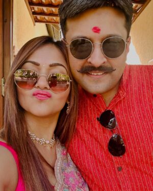 Pariva Pranati Instagram - Bhaiyon ki shaadi… twin wedding… first look… the sheer fun and joy of meeting up with the entire family… what an experience… beautiful location… and the magic of love ❤️

Special thanks to @foramthakur for designing the looks 😘😘

#wedding #indianwedding #fun #joy #blessed #family #together #love #life #travel #rajasthan #happy #saree #indianwear #makeup #ready #dressedup #celebration 

@my.yoga.mat @tarusinha @kirti.prasad @sushma.sinha.792