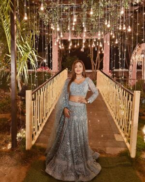 Pariva Pranati Instagram - The final look… what a wedding… twin wedding… Bhaiyon ki shaadi… family functions… पारिवारिक समारोह ❤️❤️

@foramthakur thankyou for these looks ❤️❤️

#shaadi #wedding #indianwedding #lehenga #saree #india #makeup #magic #music #fun #dance #chat #happy #love #gossip #joy #blessed #together #family #celebration 

@tarusinha @my.yoga.mat @kirti.prasad