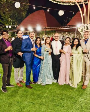 Pariva Pranati Instagram - The final look… what a wedding… twin wedding… Bhaiyon ki shaadi… family functions… पारिवारिक समारोह ❤️❤️

@foramthakur thankyou for these looks ❤️❤️

#shaadi #wedding #indianwedding #lehenga #saree #india #makeup #magic #music #fun #dance #chat #happy #love #gossip #joy #blessed #together #family #celebration 

@tarusinha @my.yoga.mat @kirti.prasad