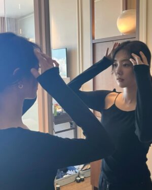 Park Se-wan Instagram - 사우나 참 좋아하는 아주머니 둘 🧖‍♀️🤭