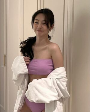 Park Se-wan Instagram - 사우나 참 좋아하는 아주머니 둘 🧖‍♀️🤭