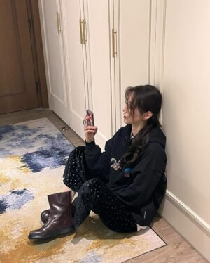 Park Se-wan Instagram - 사우나 참 좋아하는 아주머니 둘 🧖‍♀️🤭