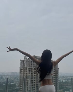 Park Soo-bin Instagram - 누나 신난다 드디어 전세계 탑 100진입! 

I finally made it into the top 100 worldwide!

#3 in South Korea
#11 in Asia
#95 worldwide