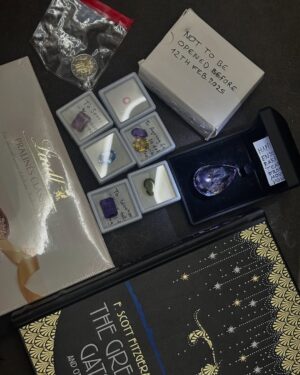 Park Soo-bin Instagram - 생일 알림을 카톡에 안뜨게 해놓은지 벌써 몇년째. 
진심으로 사랑하는 사람들하고만 함께할 수 있어 더 진득하고 깊이 있는 날들을 보냈다.
울 침략이들한테는 생일 팬미팅한다고 했던게 엊그제 같은데..
약속 못지켜서 미안해 
대신 언니 힐링 잘 하고 건강히 있오 
조만간 꼭 보자 사랑해!