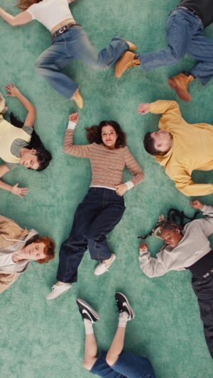 Parker Posey Instagram - Feels like Gap. Now live.

When you feel comfortable, you move unapologetically. Dancing to your own rhythm. Wearing what feels like you. Our softest essentials. For true originals.
Featuring @itsparkerposey

“Mama’s Eyes” by @mettenarrative
Directed by @taliacollis
Choreographed by @sadierwilking
Dancers
@lexeesmith @jchillen_ @alysonvan @jadaaa.walker @camila.velaa @cameronfield_ @jakevisthomason @gabedofficial

Explore the campaign at link in bio. #FeelslikeGap