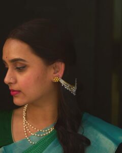 Actress Parna Pethe HD Photos and Wallpapers March 2025