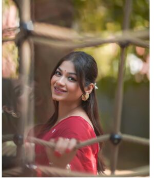 Parsa Evana Instagram - ওই মায়া চোখে চোখ রাখলেও ফিরে তাকানো বারণ
প্রেমে পড়া বারণ…

📸- @rakesh_rakib_ll
