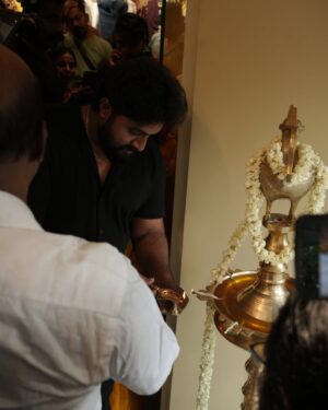 Parvathy R Krishna Instagram - We’re thrilled to announce that Parsha Western Wear is now open at Sasthamangalam junction! 🎉 A huge thank you to @dhyansreenivasan chetta for gracing our inauguration! ❤️ To celebrate, we’re offering 10% discount on every piece! Plus, be the first to explore our brand-new collections launched today! Visit us now and explore our new collections❤️