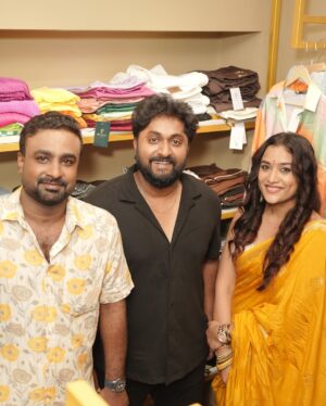 Parvathy R Krishna Instagram - We’re thrilled to announce that Parsha Western Wear is now open at Sasthamangalam junction! 🎉 A huge thank you to @dhyansreenivasan chetta for gracing our inauguration! ❤️ To celebrate, we’re offering 10% discount on every piece! Plus, be the first to explore our brand-new collections launched today! Visit us now and explore our new collections❤️