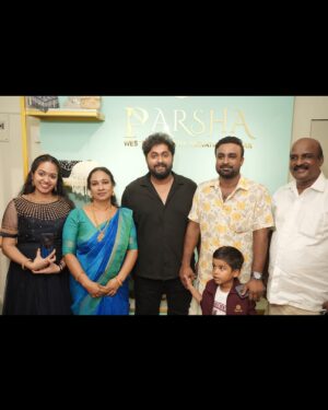 Parvathy R Krishna Instagram - We’re thrilled to announce that Parsha Western Wear is now open at Sasthamangalam junction! 🎉 A huge thank you to @dhyansreenivasan chetta for gracing our inauguration! ❤️ To celebrate, we’re offering 10% discount on every piece! Plus, be the first to explore our brand-new collections launched today! Visit us now and explore our new collections❤️