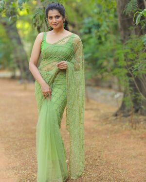 Parvathy Venkitaramanan Instagram - 🤍

Makeup @honeylang_makeup_artist 
Hair @hema__makeup__artist 
Saree @tamohara_house_of_designs 
Blouse @vasthraa.designers 
Camera @evidencemaker