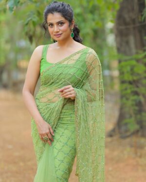Parvathy Venkitaramanan Instagram - 🤍

Makeup @honeylang_makeup_artist 
Hair @hema__makeup__artist 
Saree @tamohara_house_of_designs 
Blouse @vasthraa.designers 
Camera @evidencemaker