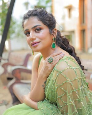 Parvathy Venkitaramanan Instagram - 🤍

Makeup @honeylang_makeup_artist 
Hair @hema__makeup__artist 
Saree @tamohara_house_of_designs 
Blouse @vasthraa.designers 
Camera @evidencemaker