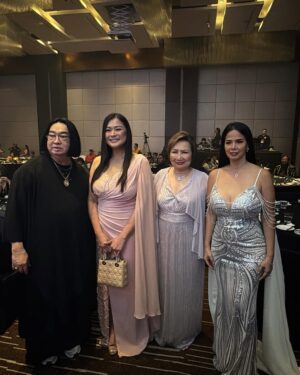 Patricia Javier Instagram - Thank you so much to Tita @asteramoyo , @ricciAng & Sir Wilfredo of National Costumer’s Choice Annual Awards for the recognition @docrobschiropracticclinic @docrob74 & me. It’s a privilege to be recognized our team hard work 😓 we are dedicated to continue giving the world class services for health and wellness. We share this awards to our Doctors and Staff our patients who believe in us. To God be the glory ! #NCCAA #teamefforts #awards #