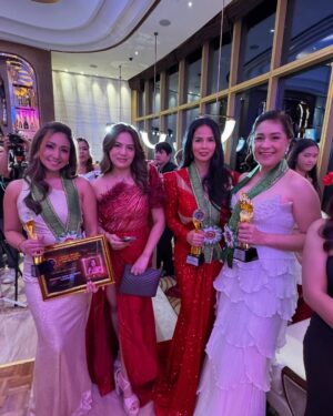 Patricia Javier Instagram - Life is precious just follow your dreams.  Thank you  madam @bennilyn_amigo_molina of  @globaltrendsbusinessleaders  for the recognition to us @docrobschiropracticclinic  #healthylifestyle #healthiswealth💚 photo by @joelmaniquis