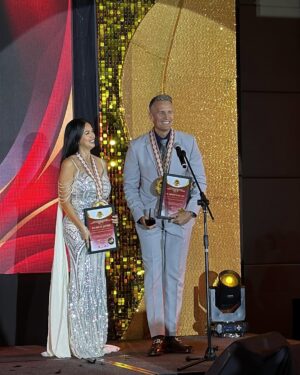 Patricia Javier Instagram - Thank you so much to Tita @asteramoyo , @ricciAng & Sir Wilfredo of National Costumer’s Choice Annual Awards for the recognition @docrobschiropracticclinic @docrob74 & me. It’s a privilege to be recognized our team hard work 😓 we are dedicated to continue giving the world class services for health and wellness. We share this awards to our Doctors and Staff our patients who believe in us. To God be the glory ! #NCCAA #teamefforts #awards #