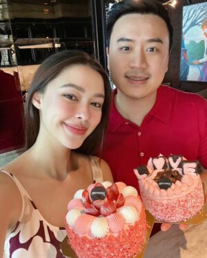 Patricia Tanchanok Good Instagram - Our treat for Valentine’s Day with @we_love_swensens 💌

ไอศกรีมเค้กสเวนเซ่นส์ 1.5 ปอนด์ ทุกรสชาติ ลดเหลือ 399.- พิเศษสำหรับสมาชิก Gold member เหลือ 299.- เท่านั้น ! เริ่มตั้งแต่วันนี้ – 16 กุมภาพันธ์ 2568 🥰🤍

#WeLoveSwensens
#Swensens 
#SwensensCake
#ฉลองทั้งทีต้องไอศกรีมเค้กสเวนเซ่นส์